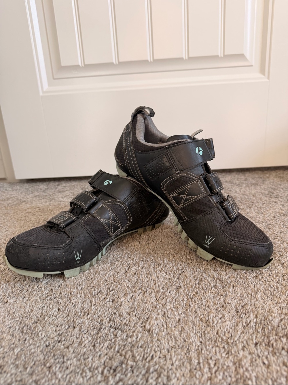 Women's Bontrager Black Clipless Cycling Shoes